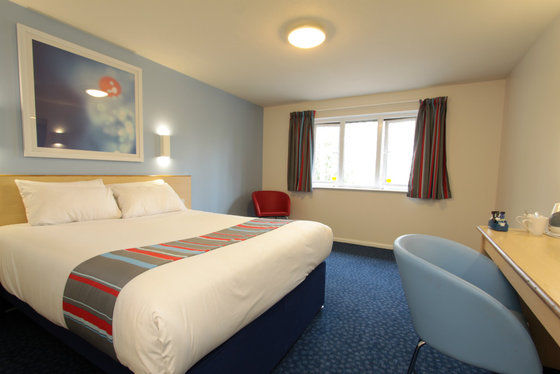 Travelodge Cheltenham Pokoj fotografie