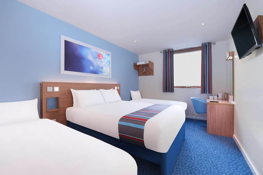 Travelodge Cheltenham Pokoj fotografie